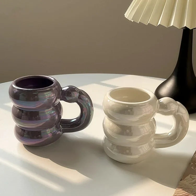 Caneca de Cerâmica Perolada - Design Premium Donuts